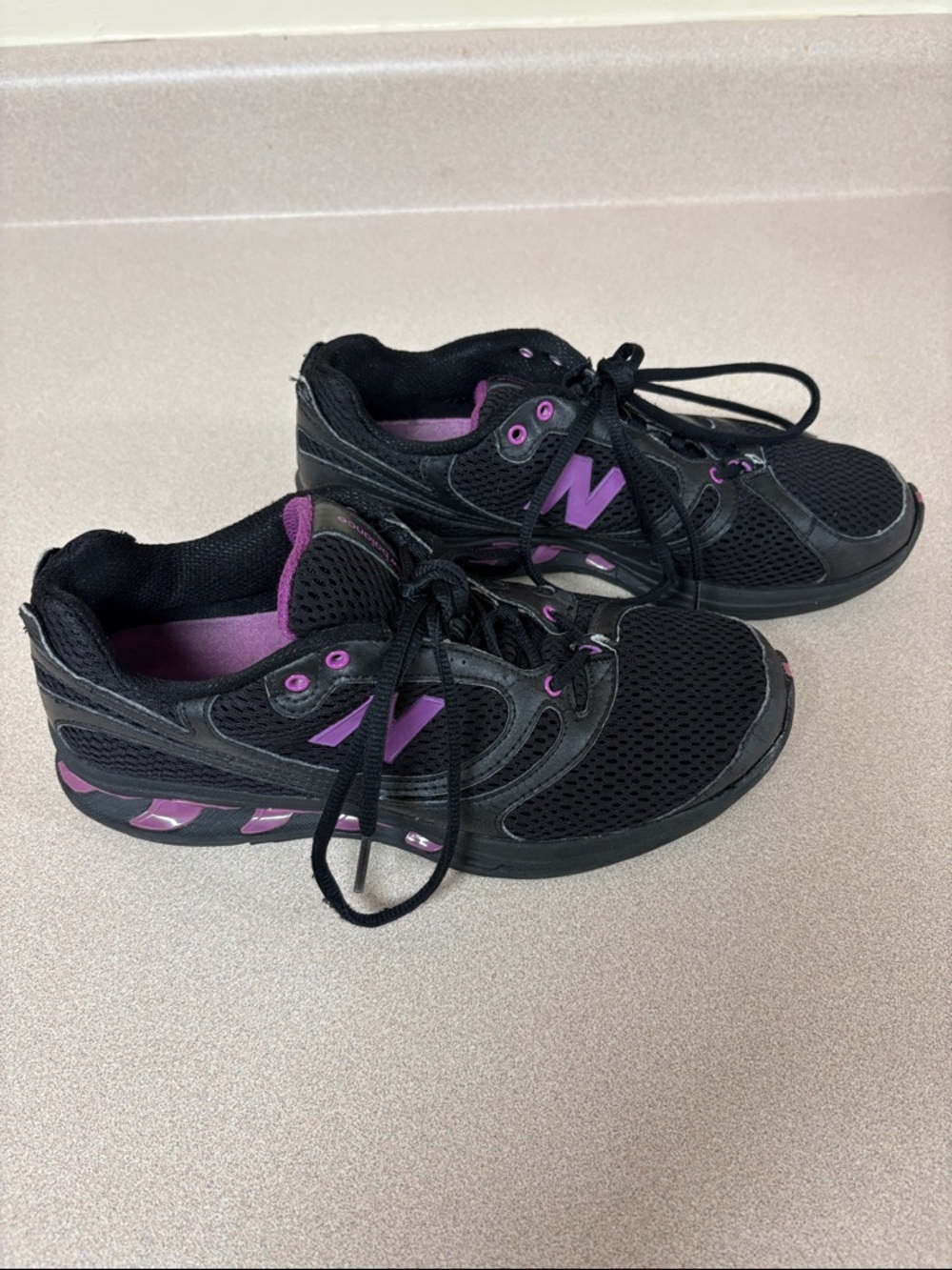 New Balance Women's Black and Purple Athletic Sneakers